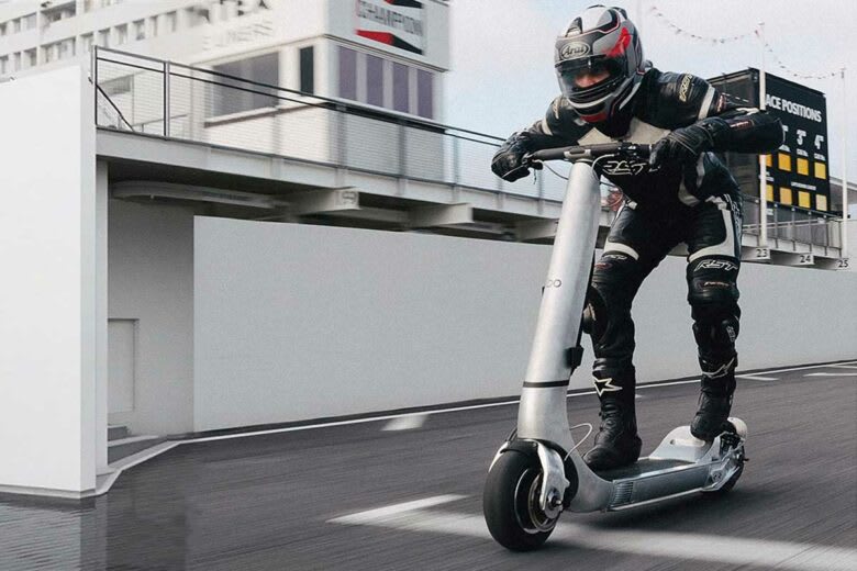 Bo a mis sur circuit une version Turbo de sa trottinette électrique. Crédit photo : alexroryjacobs and bo.mobility sur Instagram