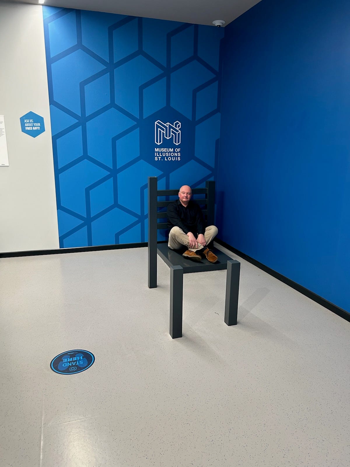 Roaming St. Louis: What you see (might not be) at Museum of Illusions