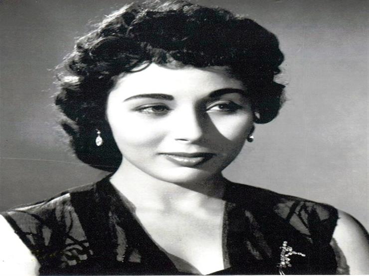 النجمة لبنى عبدالعزيز