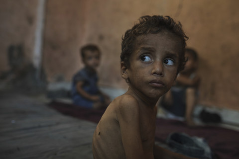 Nestapa Gaza: Kelaparan Dideklarasikan, Agresi Israel Mengancam