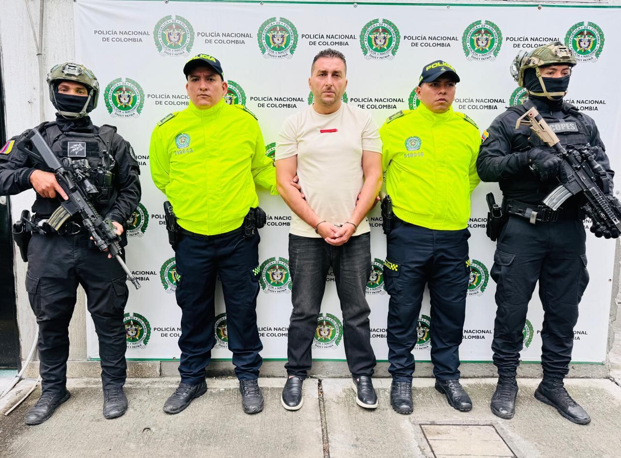 Se trata de Federico Startone, alias Fedi, quien según las autoridades era el encargado de hacer alianzas con grupos armados en Colombia, Ecuador y Brasil.