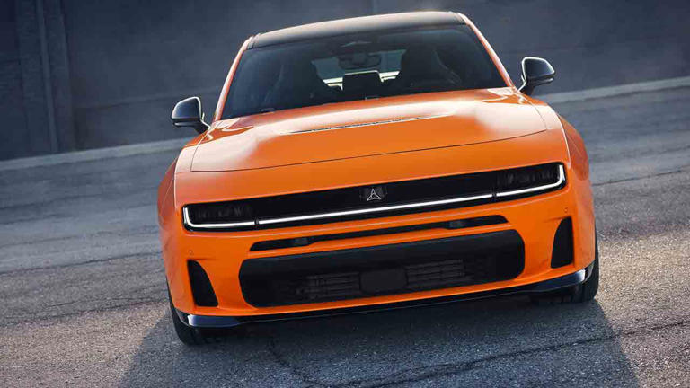 2026年型ダッジ・チャージャー、最大550馬力のターボチャージャー付き