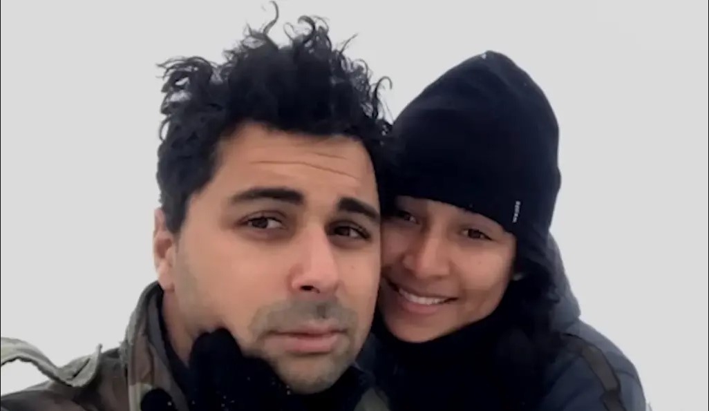 Ο 35χρονος με την σύζυγό του.