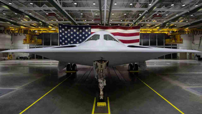 B-21 レイダー：アメリカは空の支配を確保するために145機の