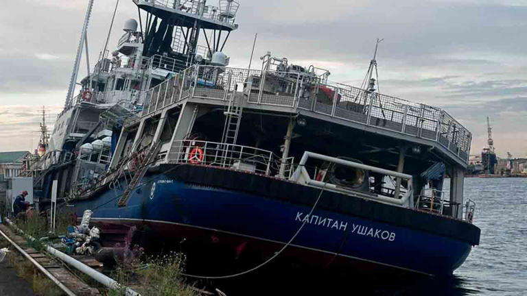 Nový ruský vojenský remorkér Kapitan Ušakov se potopil v Petrohradu. Foto: Telegram @RBC_ua_news