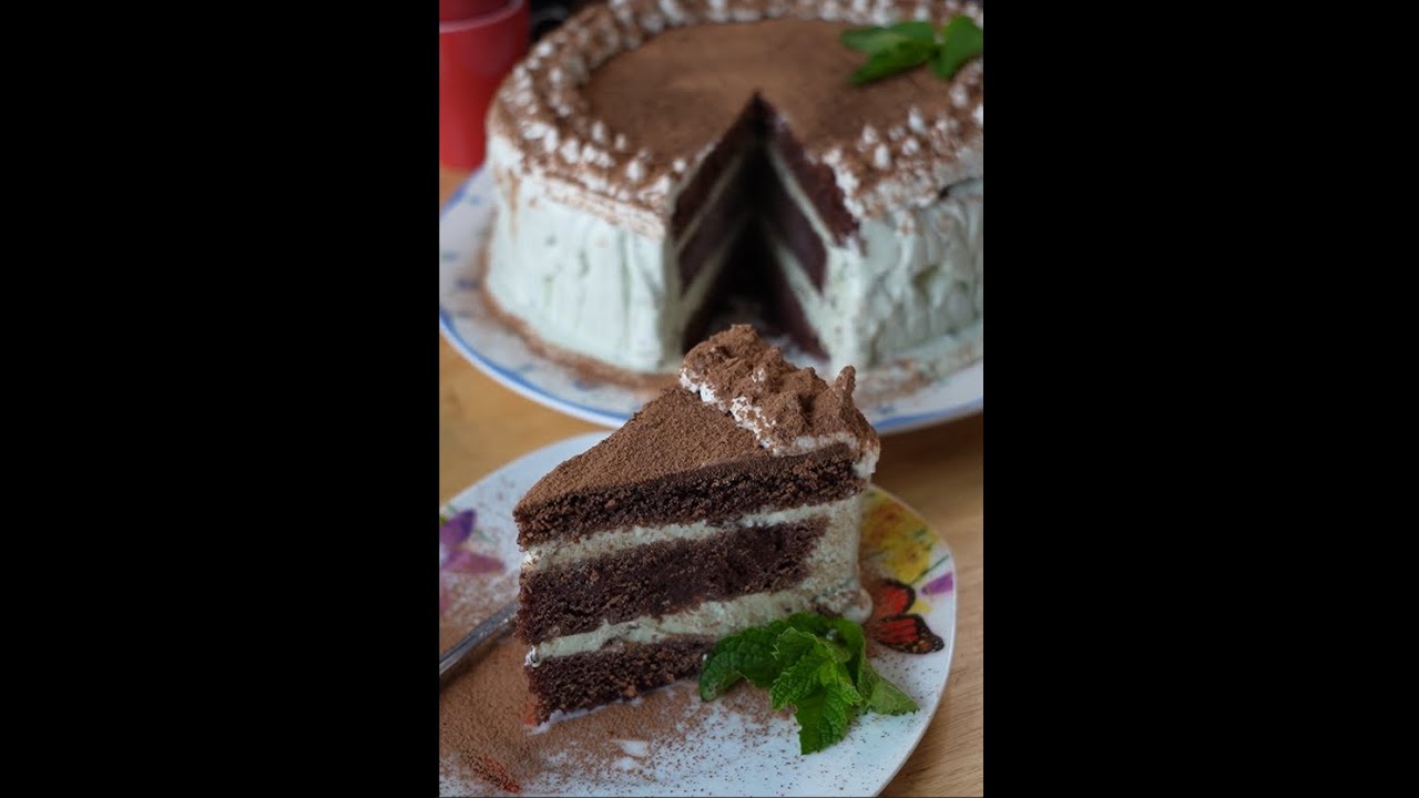 The Mint Chocolate Cake That’s a Crowd-Pleaser Every Summer