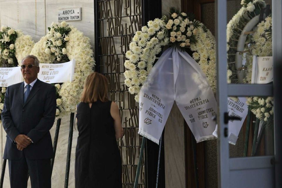 Φωτογραφία από το Α' Νεκροραφείο όπου τελείται η κηδεία της Λένας Σαμαρά CNN GREECE