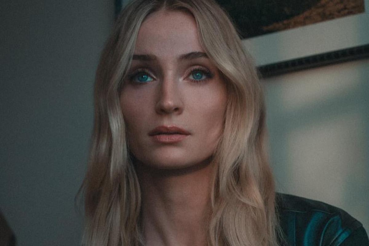 Bad Mom' Sophie Turner Fires Back at Criticism After Concert Appearance