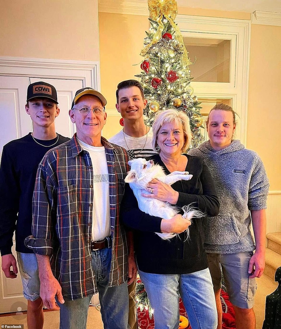 Country music star's mother killed in home invasion