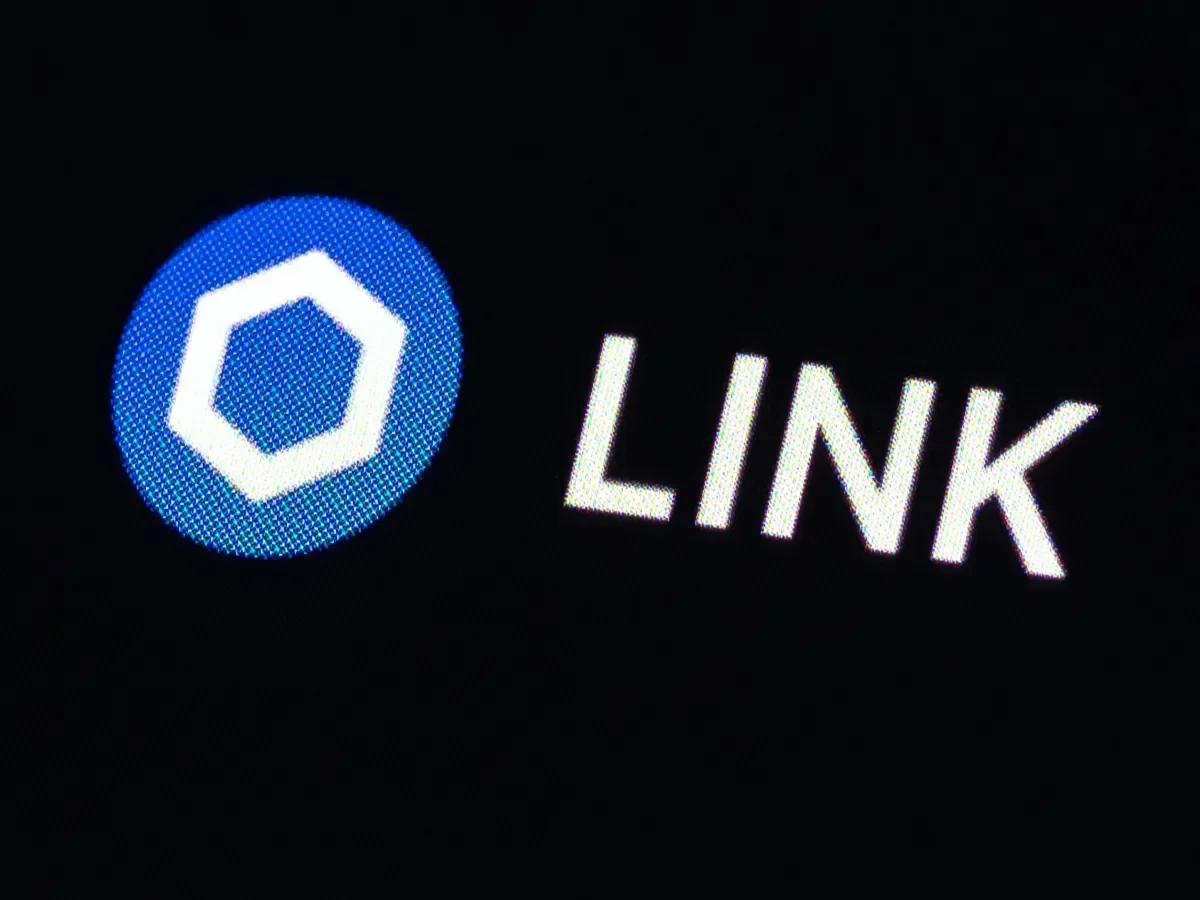 ICE Pipes FX Into Chainlink Data Streams