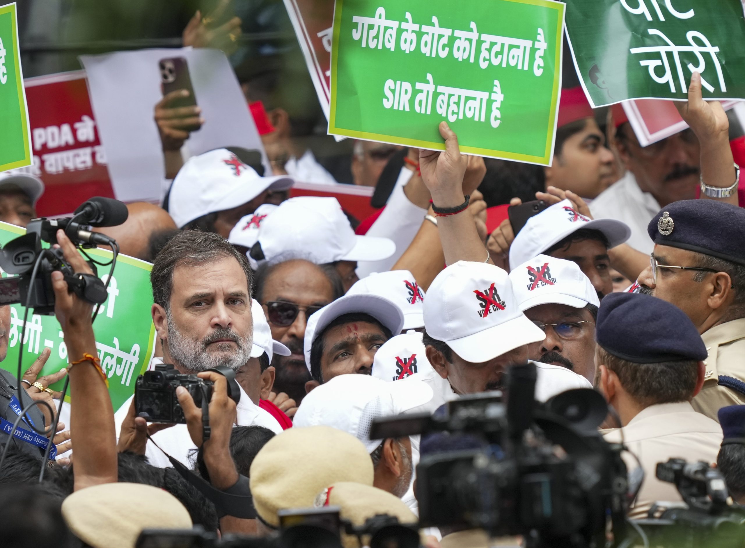 ECI’s Inaction on Rahul Gandhi’s Allegations of 'Vote Theft' Violates ...