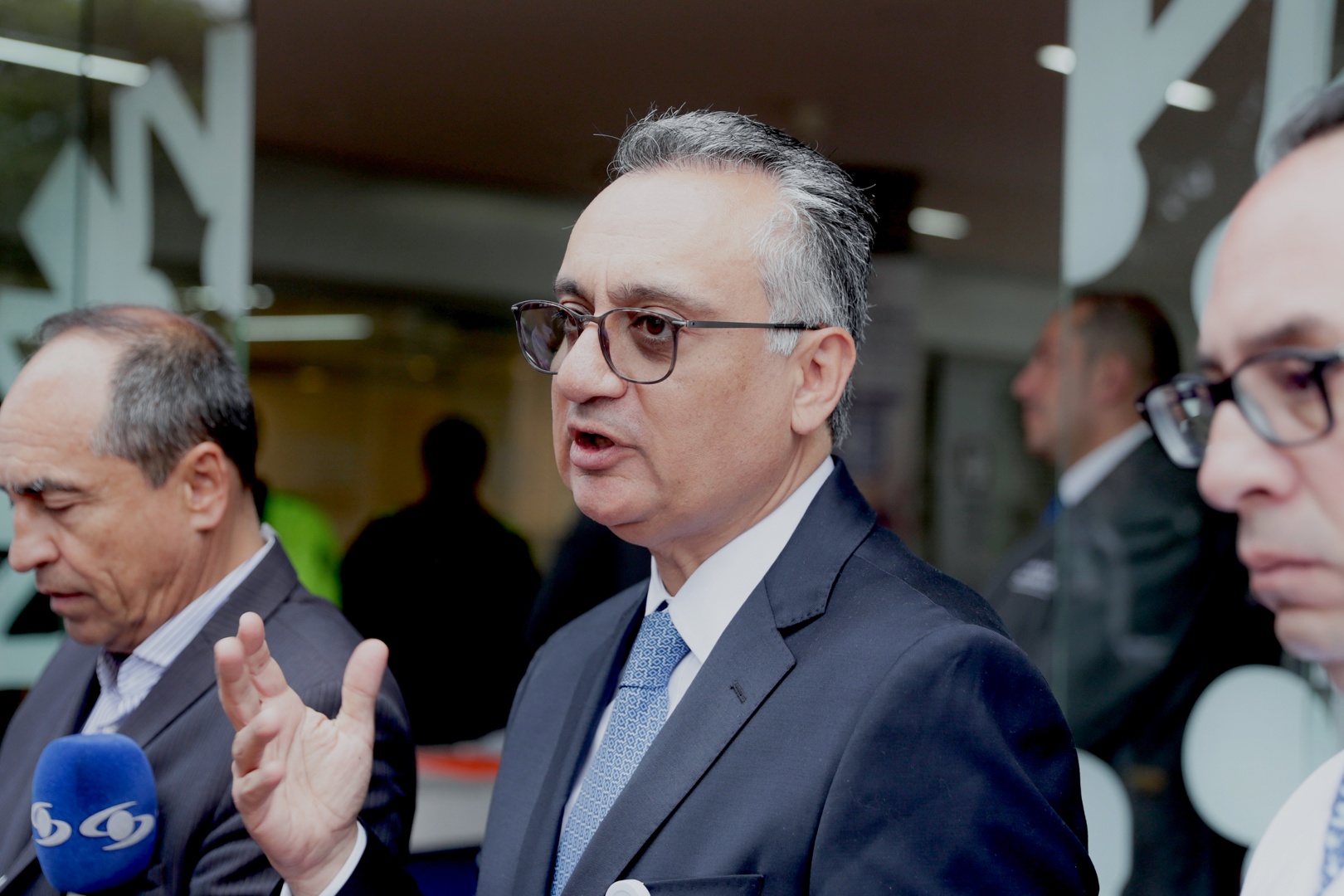 Doctores de Miguel Uribe Turbay califican de "triste desenlace" la muerte  del senador