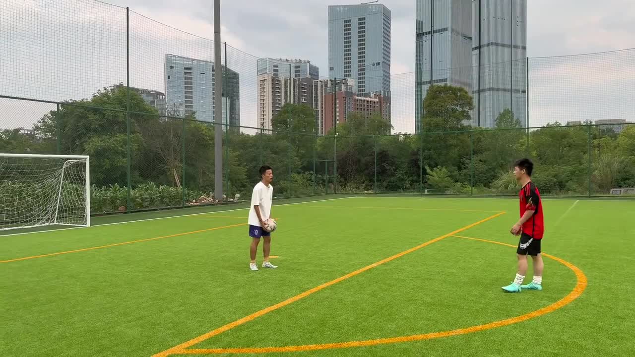 Overhead soccer kick backfires in Sichuan, China