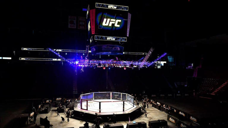 Ufc'S $7.7 Billion Paramount Deal: The Long Term Implications - d5dx8jz