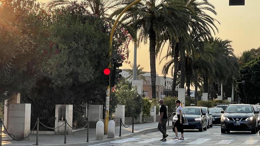 Cagliari, riattivato il semaforo a metà di via Roma lato mare