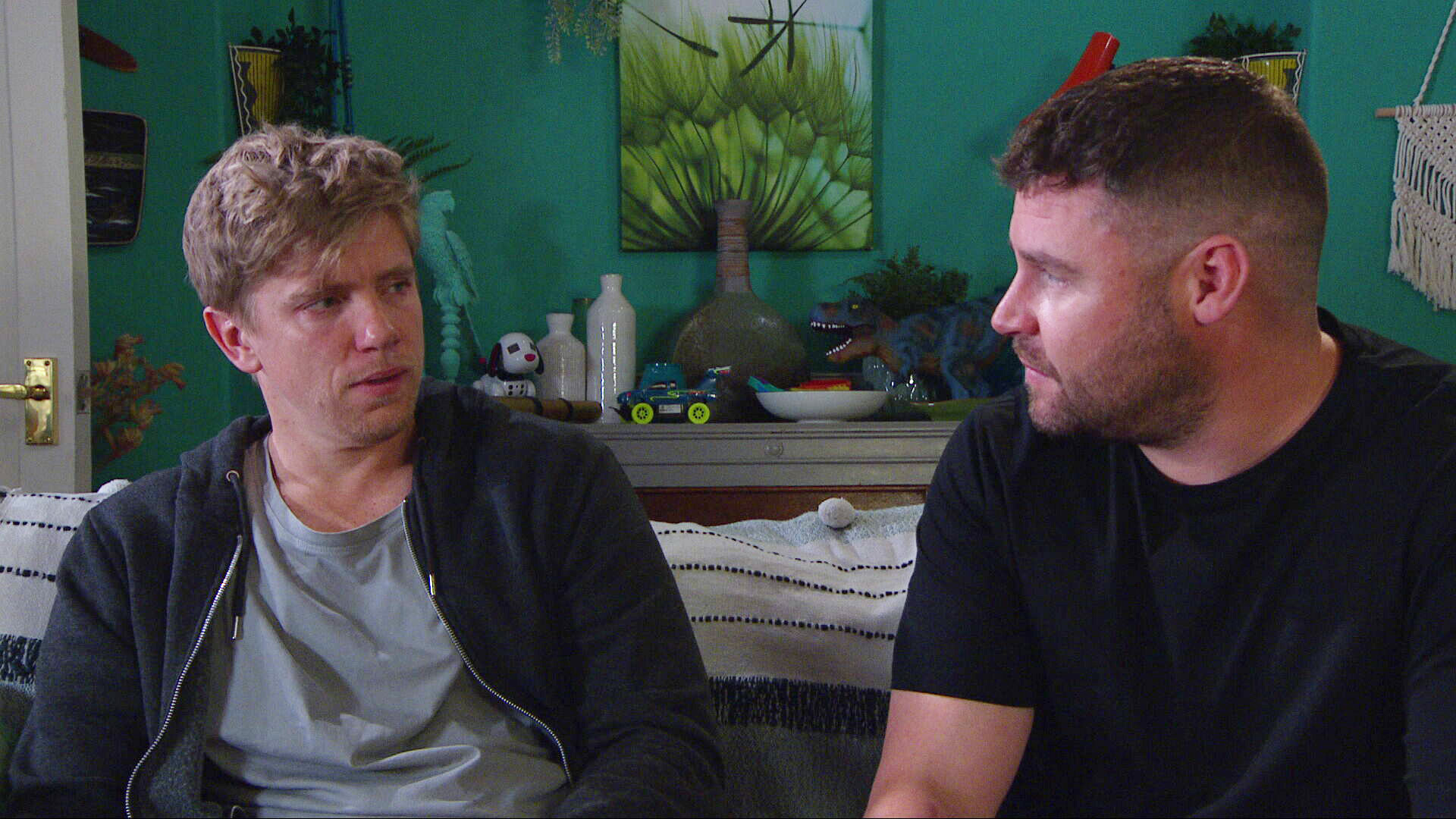 Aaron supports Robert in his time of need (Picture: ITV)