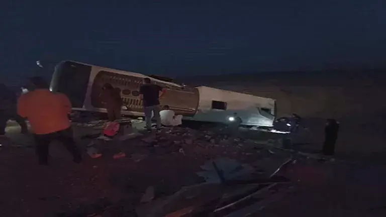 حادث تصادم بين أتوبيس (4)