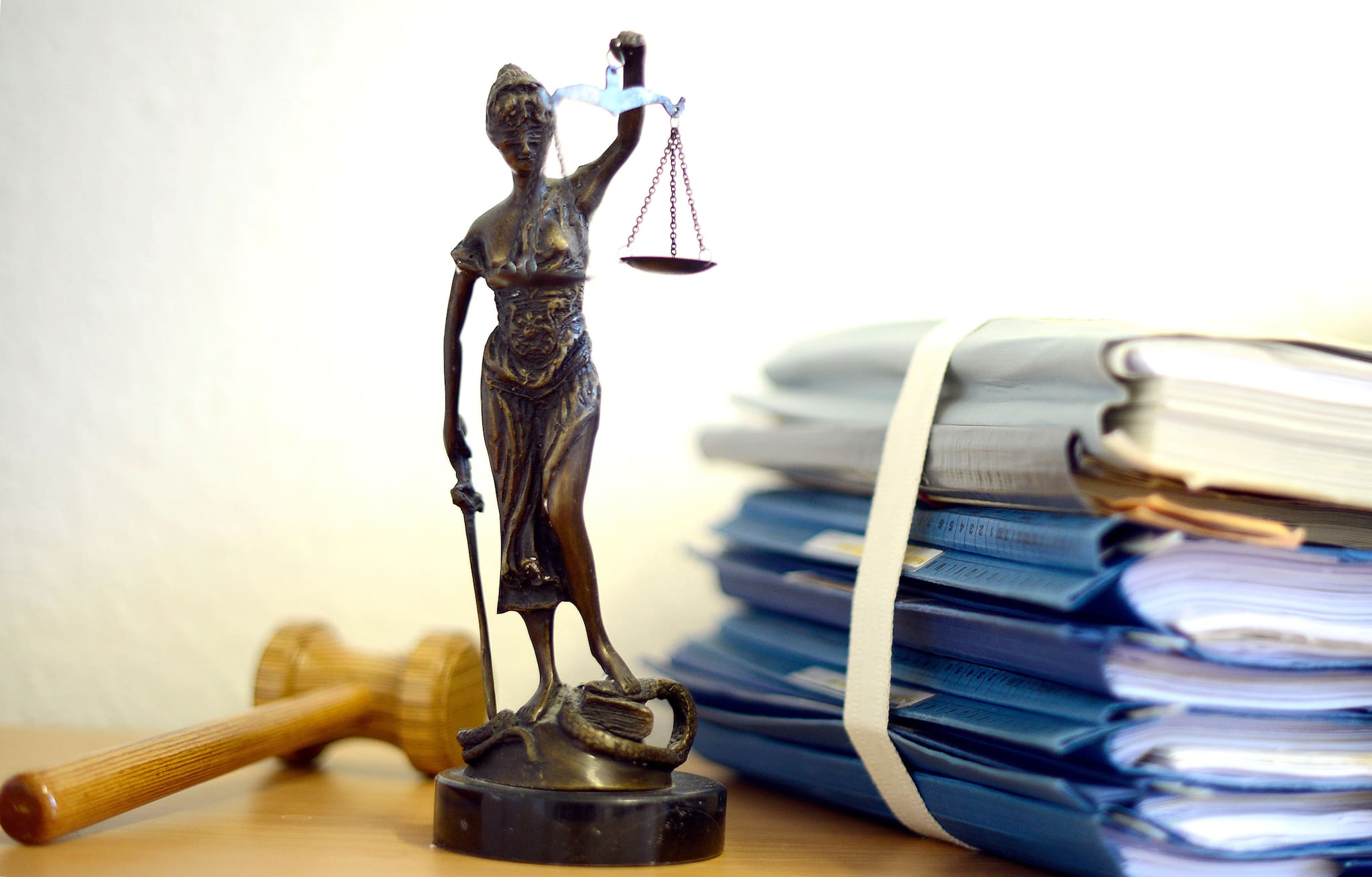 spannender-prozess-in-pl-n-berraschende-wendung-bei-alkoholfahrt