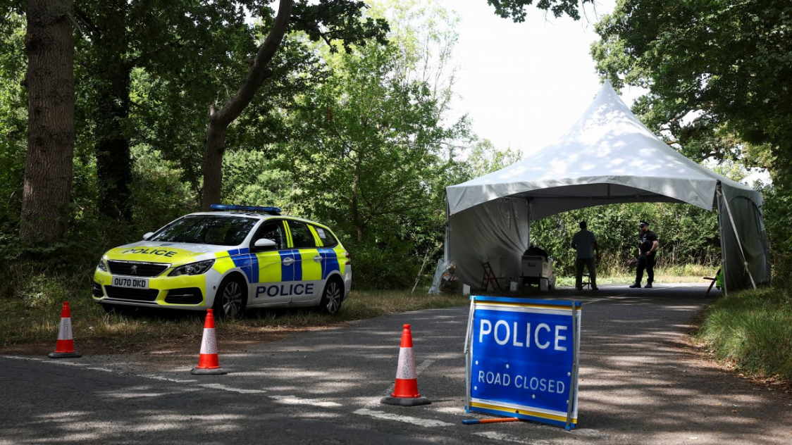 US Vice-President JD Vance is spending his holiday in the hamlet of Dean, near Charlbury, where there is an increased police presence
