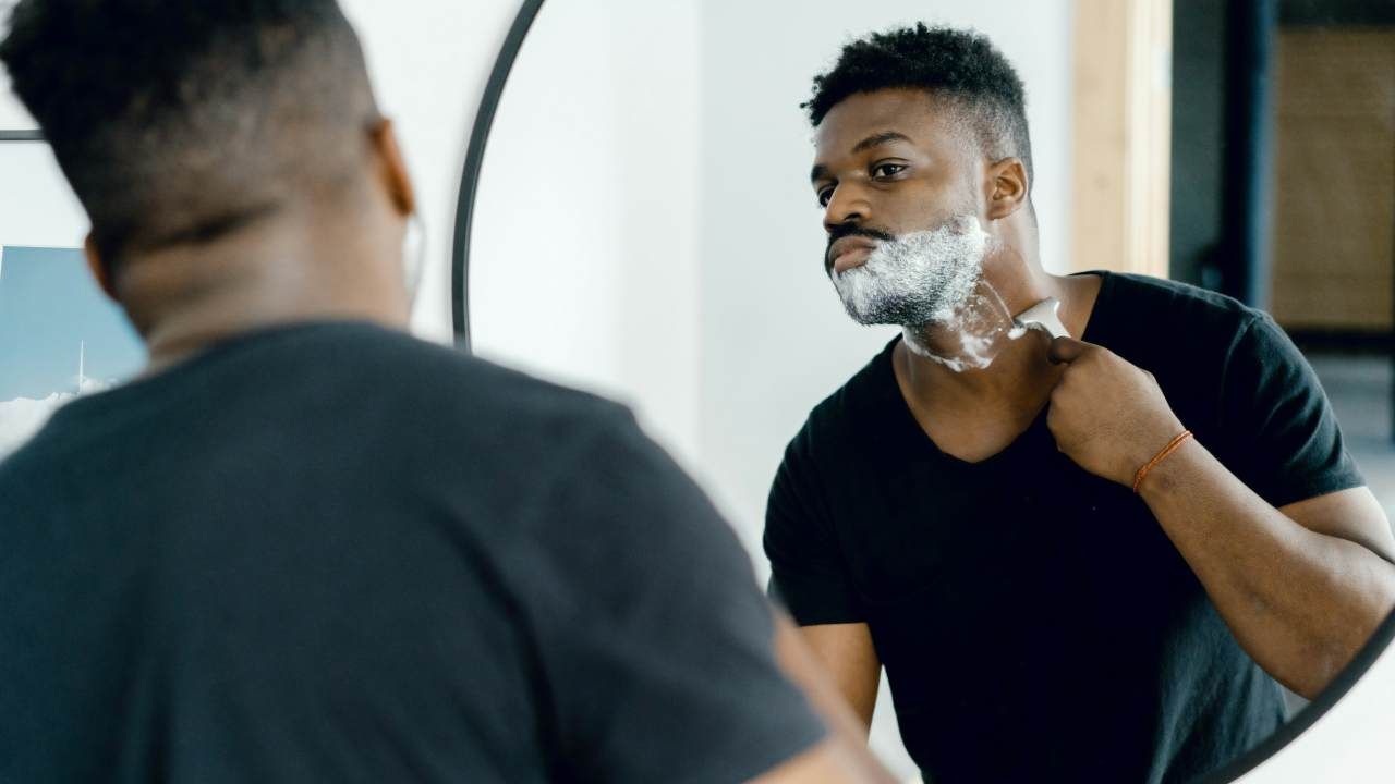 Round faces suit longer beards – what beard style suits your face ...