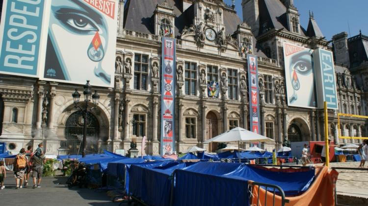 « On arrive à bout de nos capacités » : 200 migrants évacués du parvis