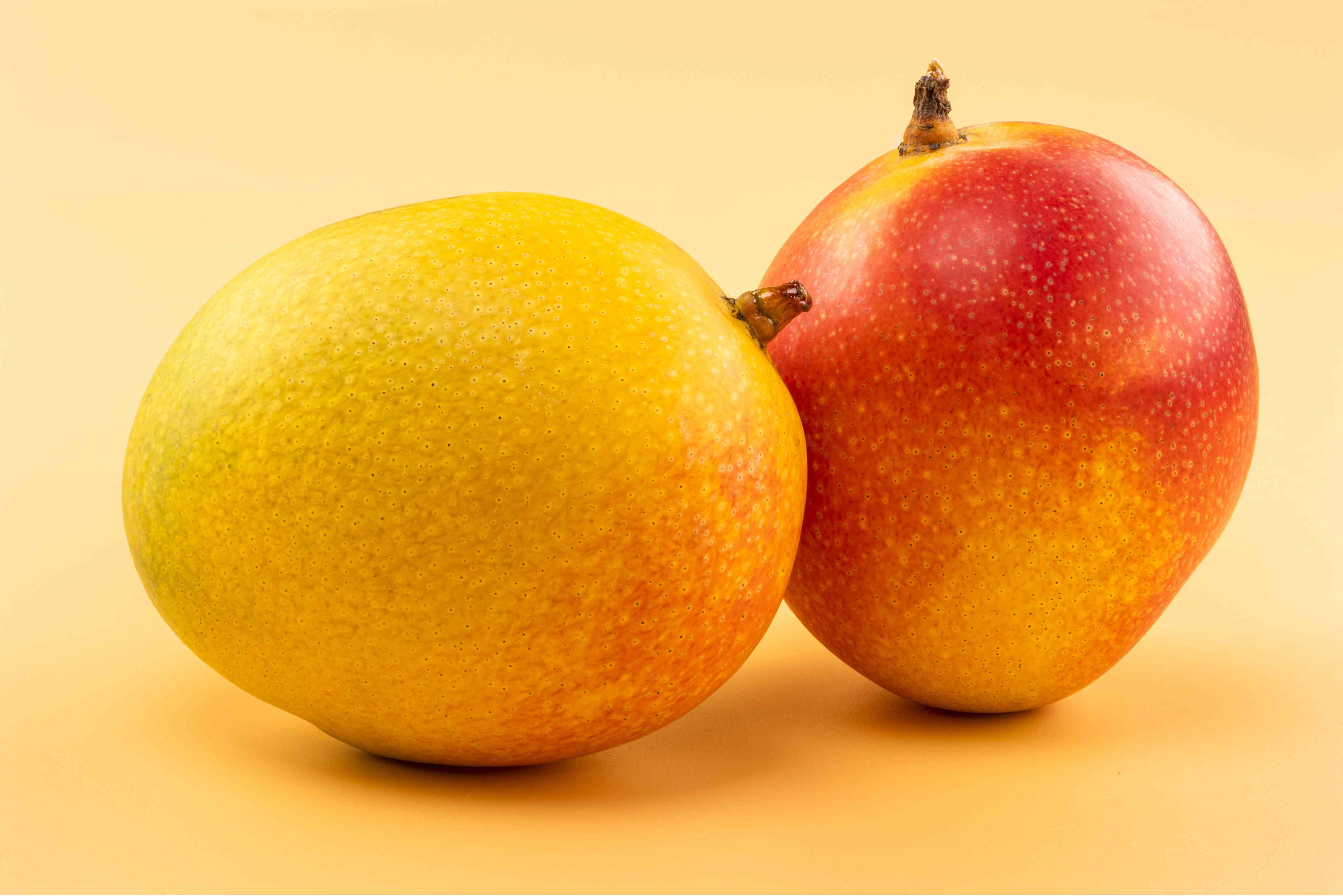 What happens to your blood sugar levels when you eat mangoes