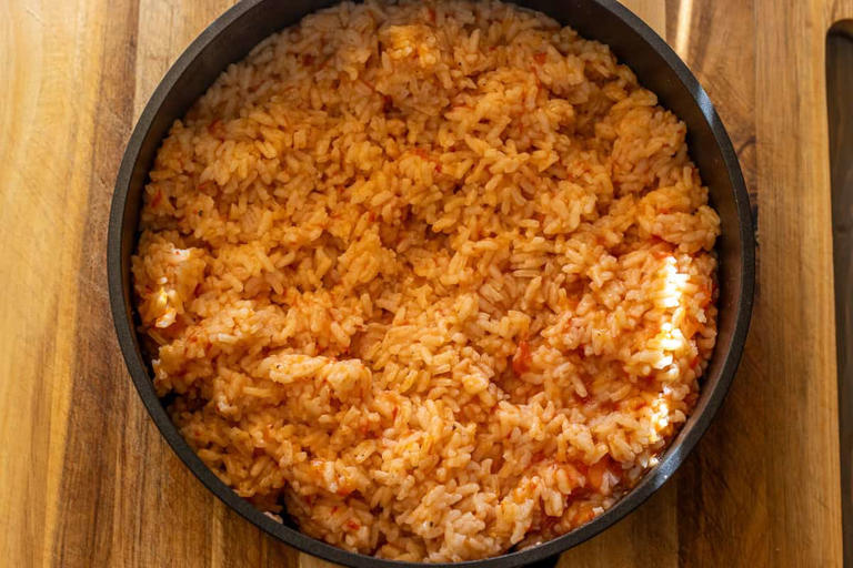 Tomato and rice recipe - Turkish domatesli pilav