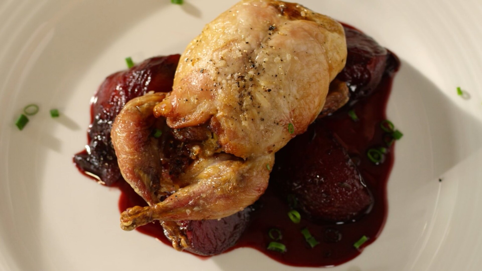 Perfektes Rezept für gefüllte und gebratene Wachteln