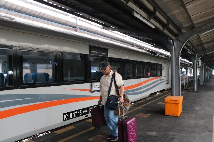 Ilustrasi kereta api KAI