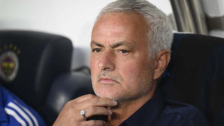 Kadıköye damga vuran an: İrfan Canın düdük yanılgısı, Feyenoordun golü... Fenerbahçe 3 dakikada döndü!