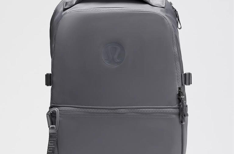 TikTok Discovered the Chicest Back-to-School Tote From Lululemon: Shop the  Look & More Bags Here