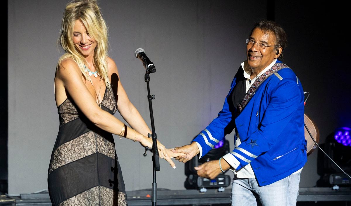 Des bras qui n'enferment pas" : la jeune compagne de Laurent Voulzy lui  adresse un message d'amour après leur prestation à Ramatuelle