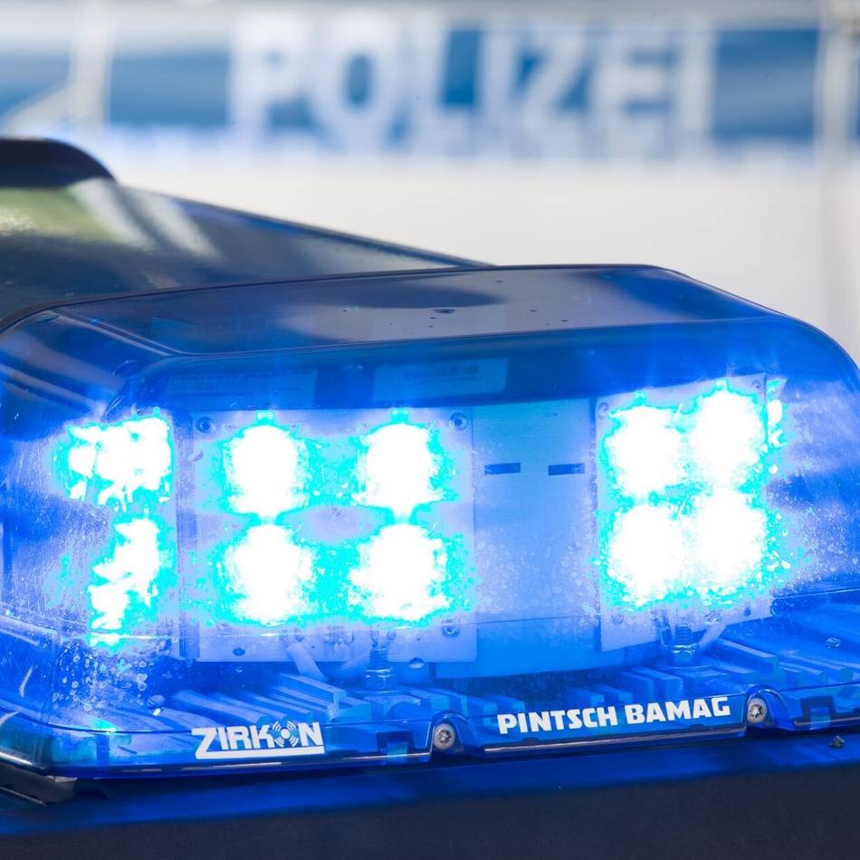 21-j-hriger-motorradfahrer-bei-unfall-mit-transporter-leicht-verletzt