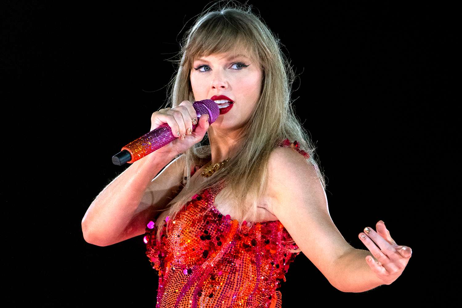 La sudadera de ensayo del Eras Tour de Taylor Swift muestra a qué equipo animaba antes de conocer a Travis Kelce