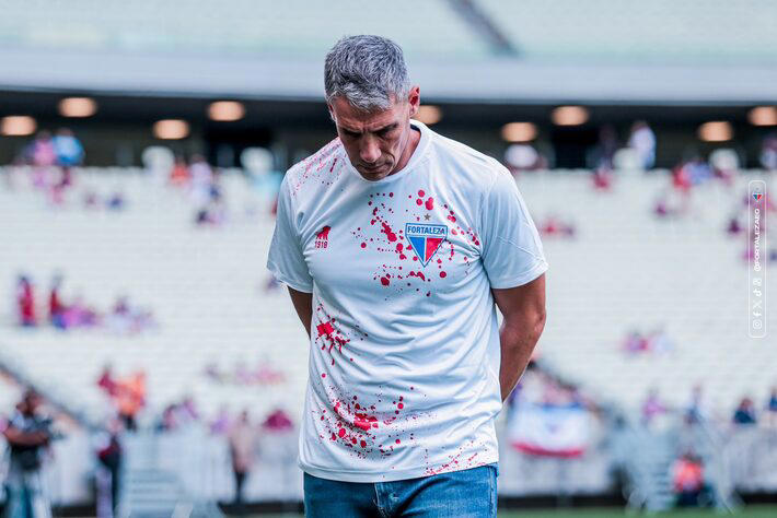Vojvoda deixou o comando do Fortaleza depois de maus resultados no Brasileirão. Foto: Mateus Lotif/Fortaleza