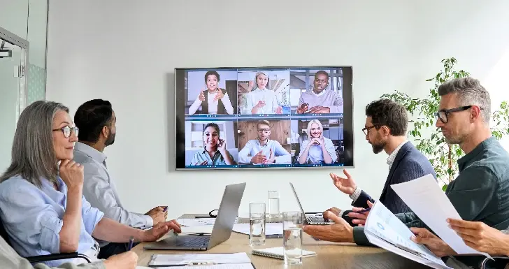  © Ground Picture via Shutterstock, ID 2021639273