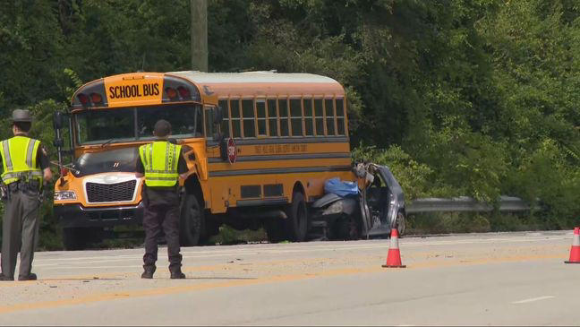 Driver slams into school bus in Cincinnati neighborhood