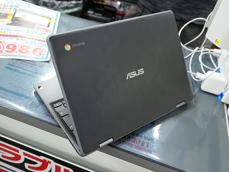 ASUS「Chromebook Flip」が6,980円！中古品が大量入荷