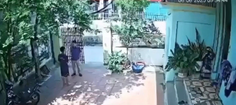 Vụ thầy giáo đến nhà tát liên tiếp vào mặt học sinh ở Thanh Hóa: Nhà trường báo cáo sự việc