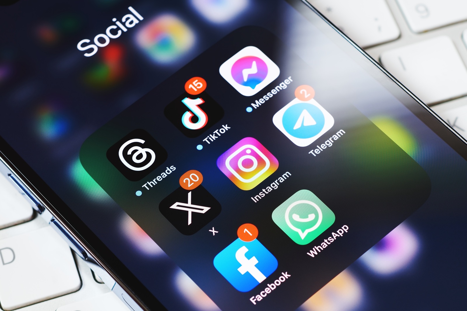 Réseaux sociaux : Meta, TikTok et Google sous la menace de milliers de plaintes pour addiction
