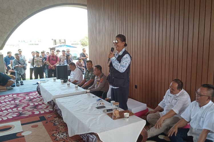 Susi Pudjiastuti Menolak KJA di Pangandaran, Alumni Unpad Dihina "Bodoh"