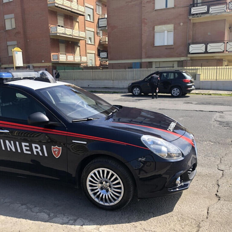 uccide-l-ex-moglie-a-coltellate-e-poi-si-costituisce