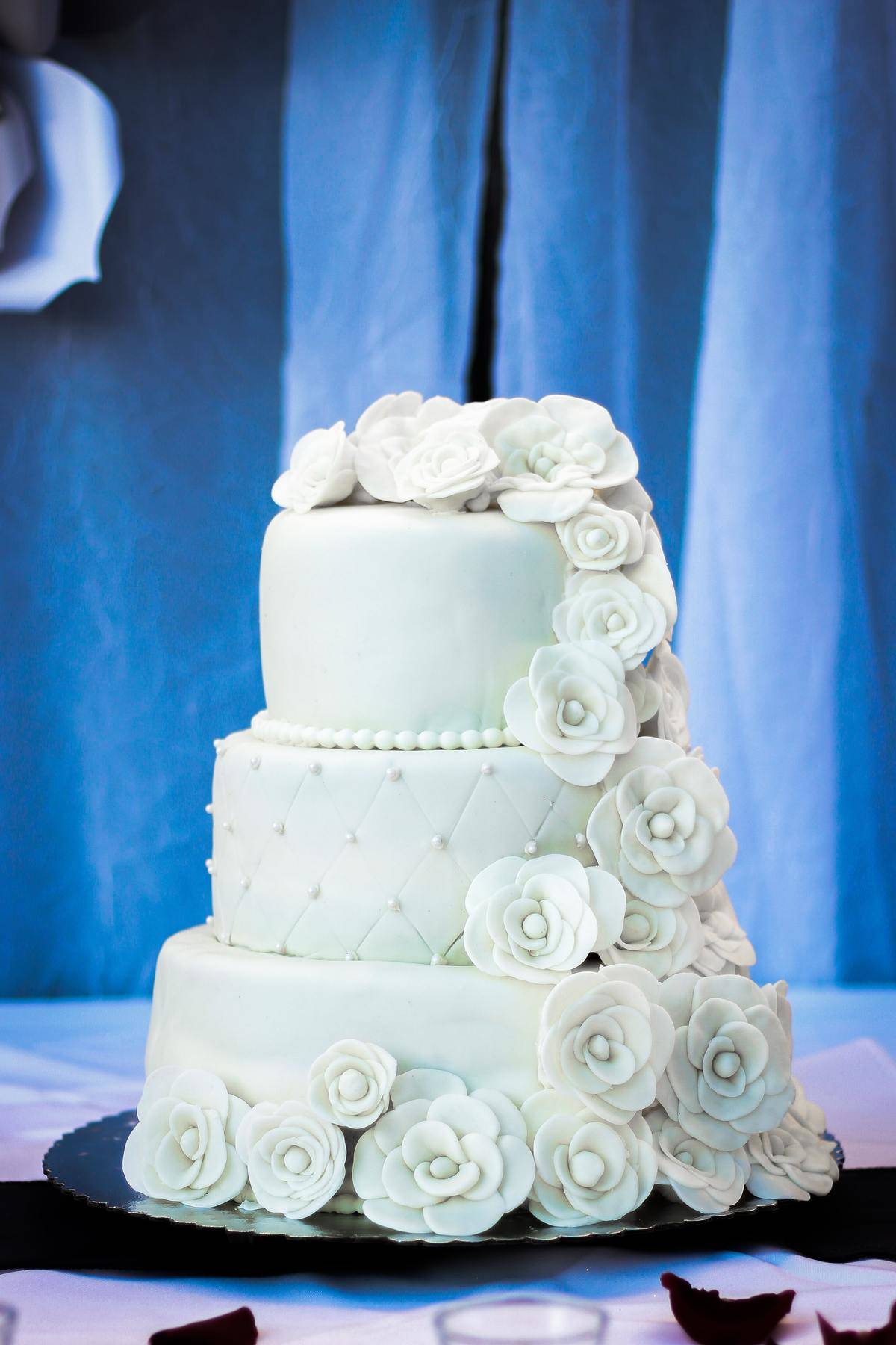 Huge family feud over a cake led to a canceled wedding