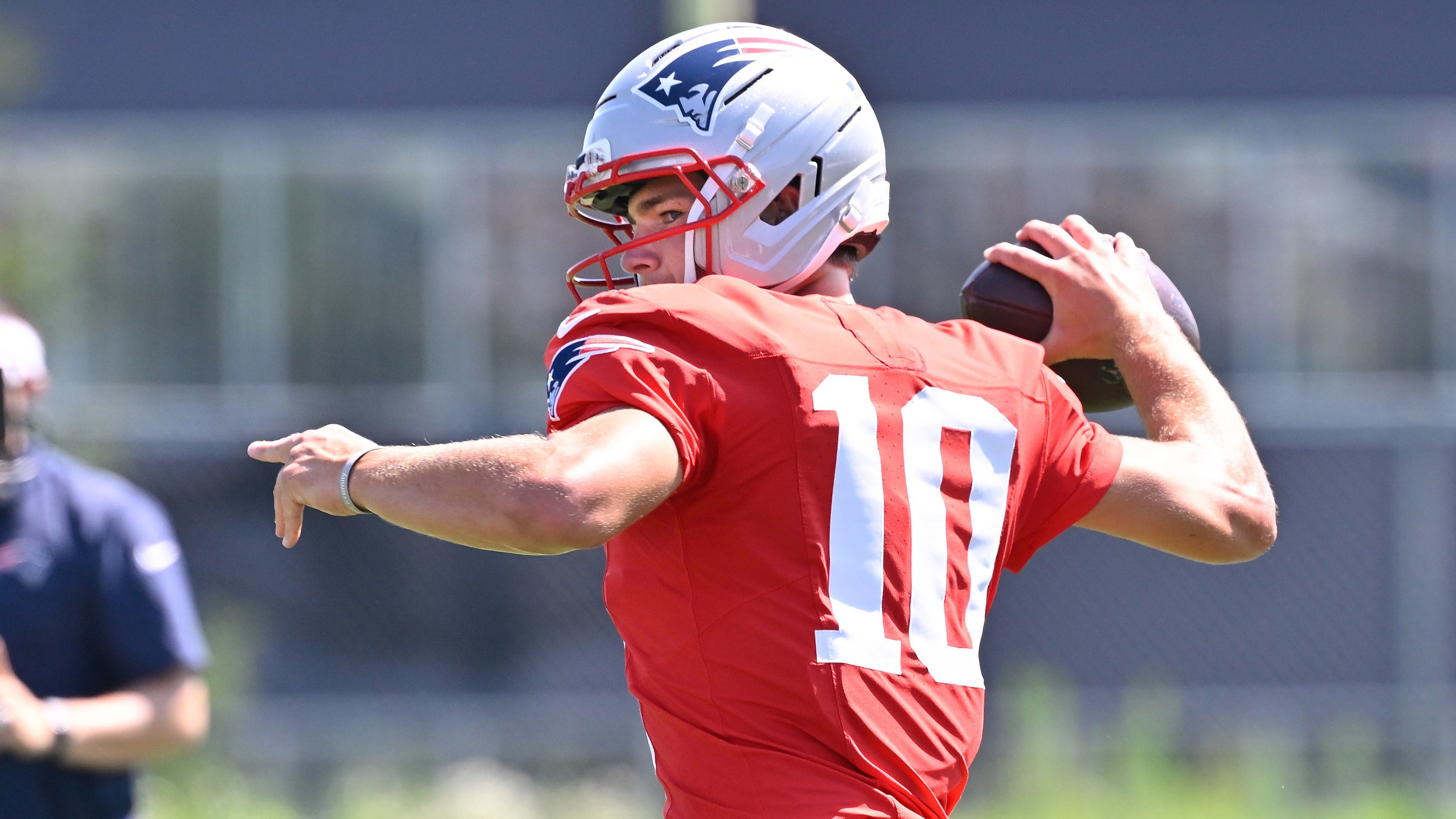 Perry: Drake Maye had better day than J J McCarthy at Pats Vikings Perry: Drake Maye had better day than J J McCarthy at Pats Vikings