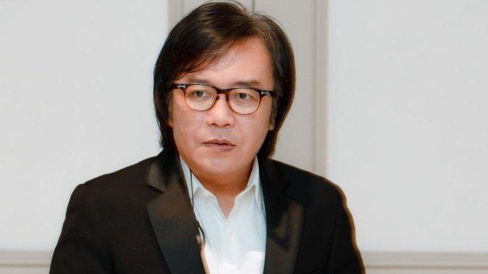Ari Lasso Kirim Bunga dan Rayuan Saat Ulang Tahun Dearly Djoshua
