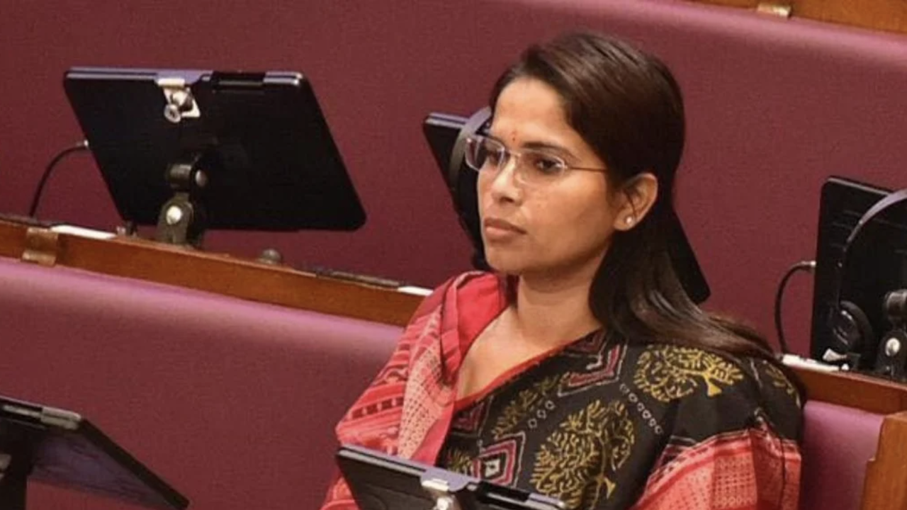 Why Samajwadi Party Expelled MLA Pooja Pal After She Praised CM Yogi ...