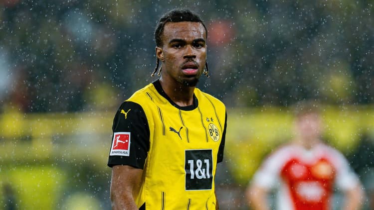 Arsenal in stunning €70m hijack as Chelsea deal agreed