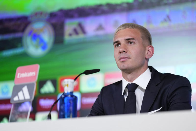 Newly signed Real Madrid player praises former Barcelona star Lionel Newly signed Real Madrid player praises former Barcelona star Lionel