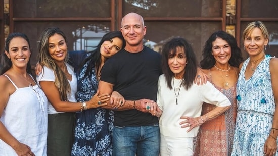 Jeff Bezos announces mother's death, wife Lauren Sanchez drops a comment
