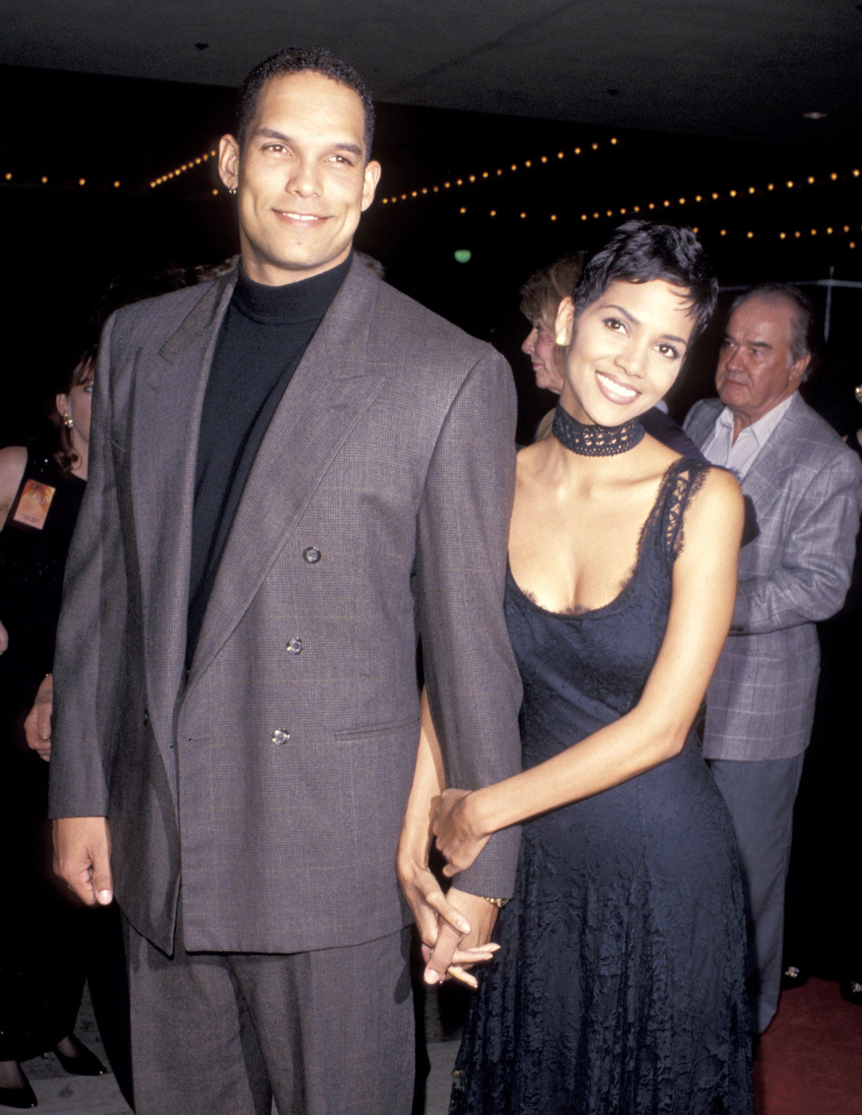 Halle Berry throws shade at ex David Justice's divorce comments in(01)